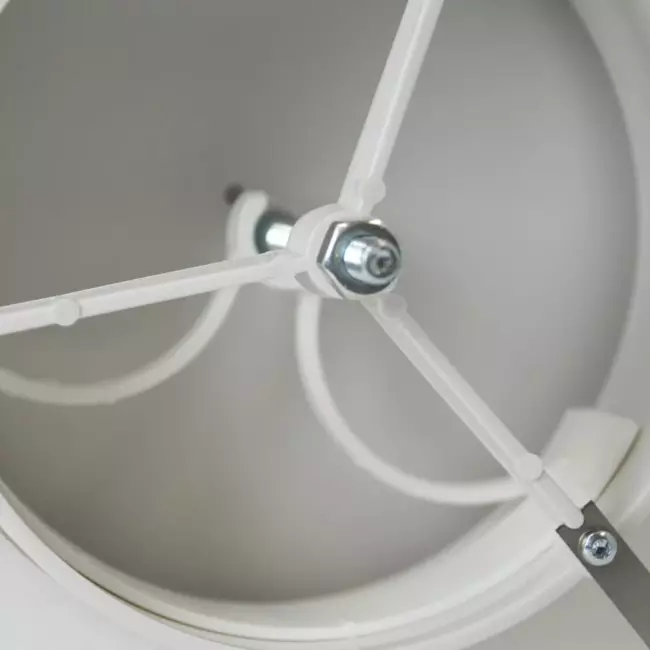 Bouche de soufflage plastique 125 mm RAL 9003 avec clips à ressorts et déflecteur - VST125